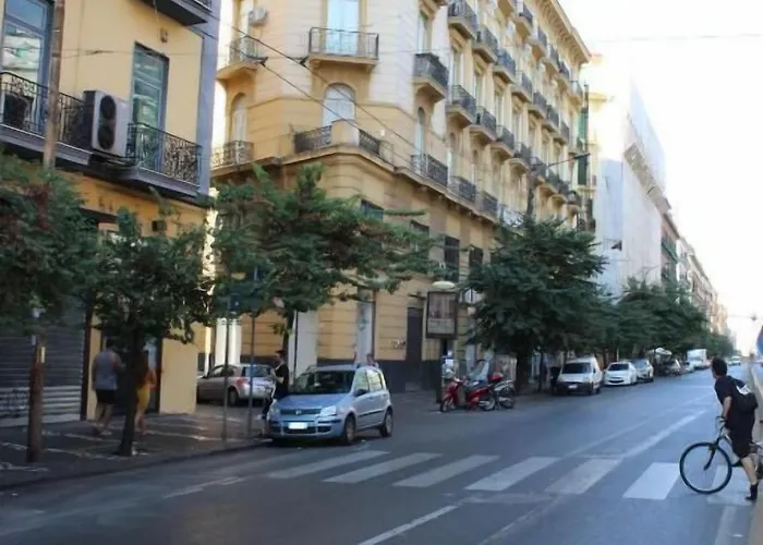 לינה וארוחת בוקר Residenza La Scala 4*